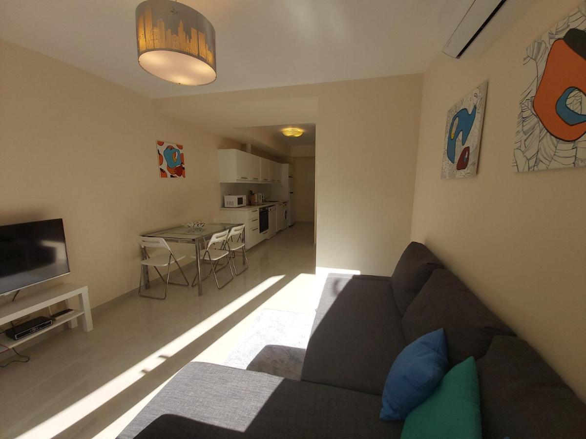 Galatex Beach Apartment Limassol Bagian luar foto