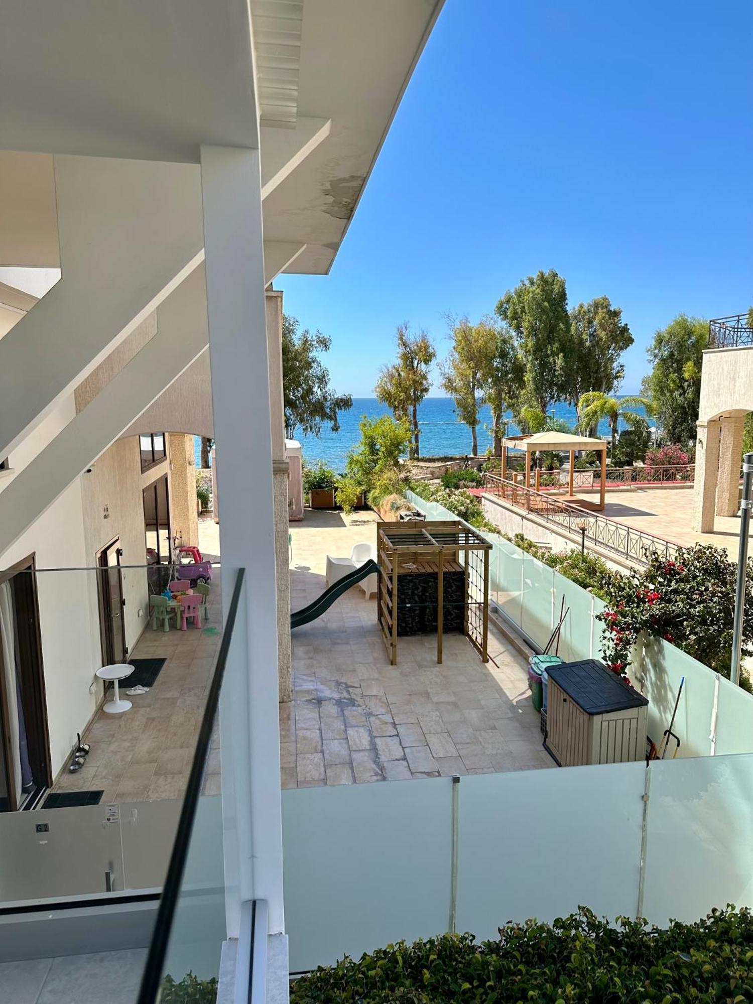 Galatex Beach Apartment Limassol Bagian luar foto