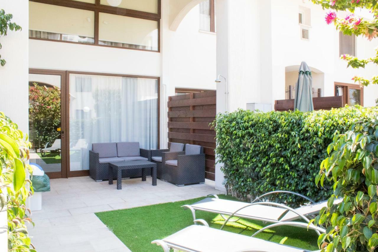 Galatex Beach Apartment Limassol Bagian luar foto