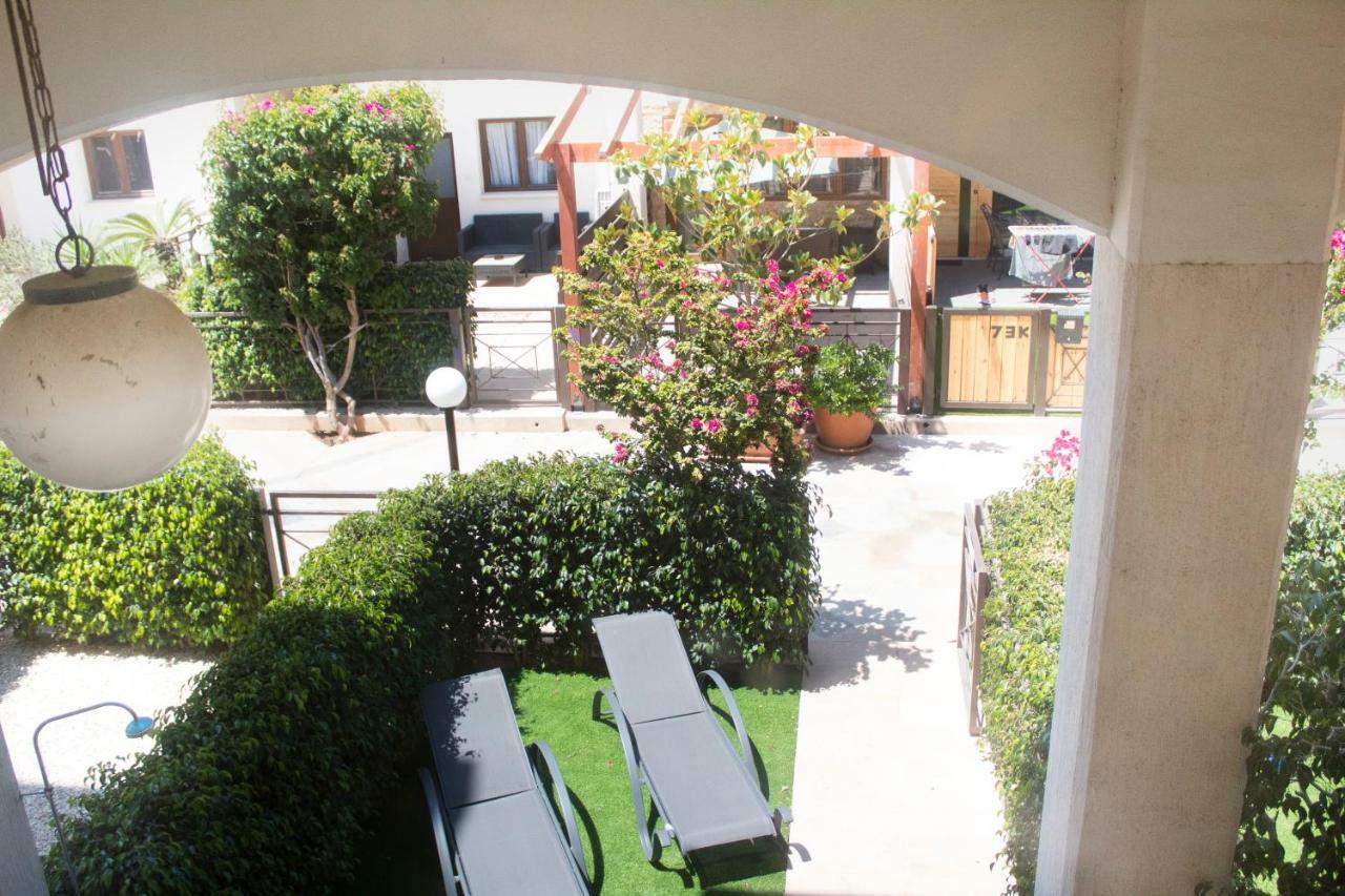 Galatex Beach Apartment Limassol Bagian luar foto