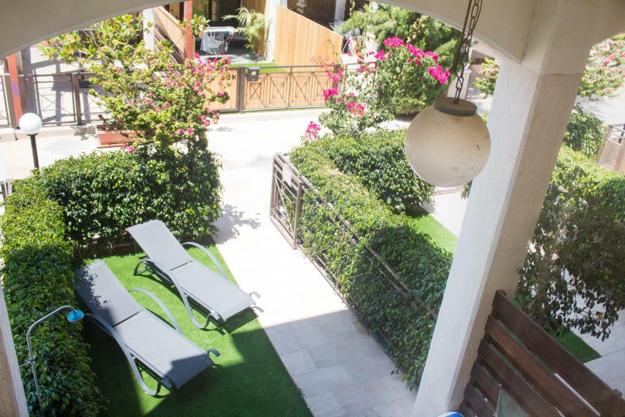Galatex Beach Apartment Limassol Bagian luar foto