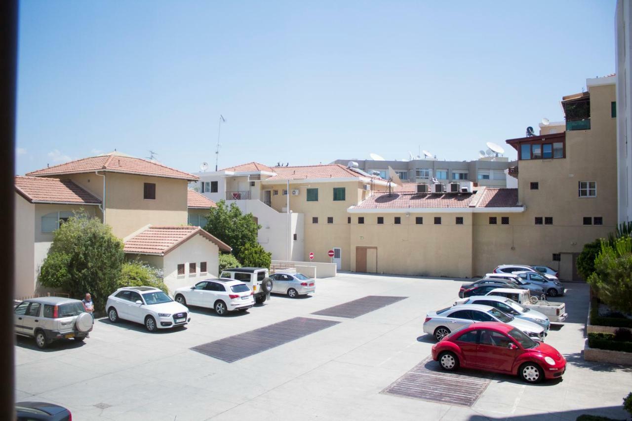 Galatex Beach Apartment Limassol Bagian luar foto