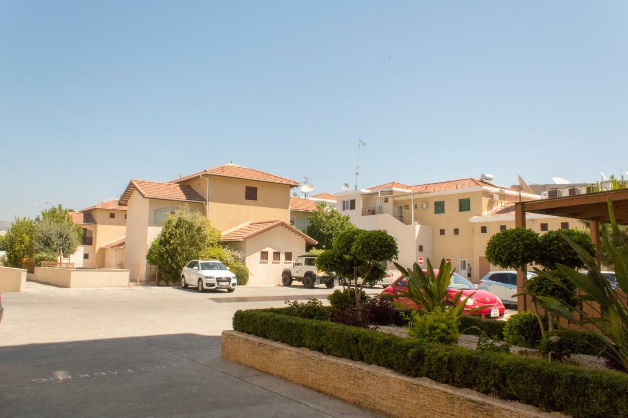 Galatex Beach Apartment Limassol Bagian luar foto
