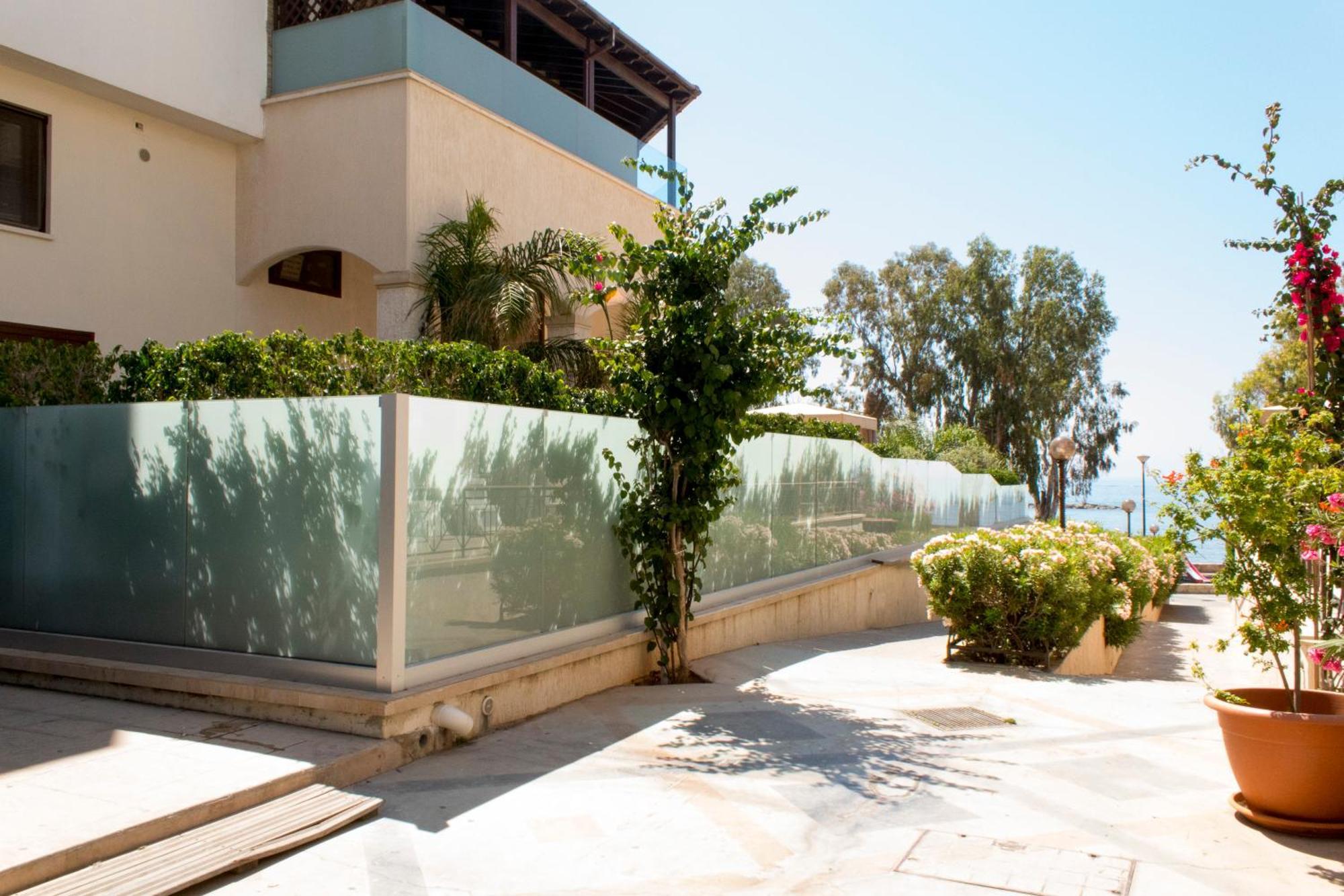 Galatex Beach Apartment Limassol Bagian luar foto