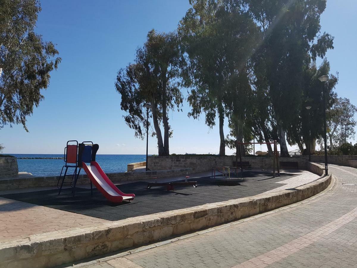 Galatex Beach Apartment Limassol Bagian luar foto