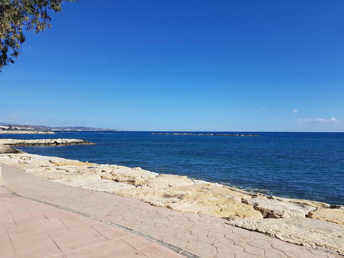 Galatex Beach Apartment Limassol Bagian luar foto