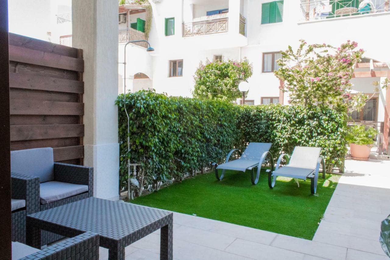Galatex Beach Apartment Limassol Bagian luar foto