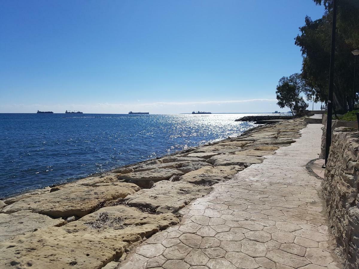 Galatex Beach Apartment Limassol Bagian luar foto