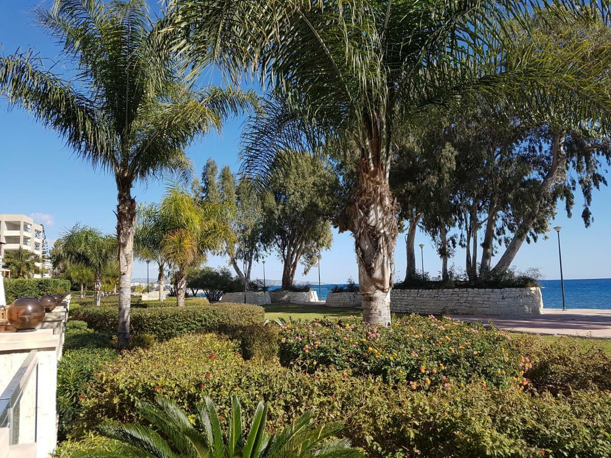 Galatex Beach Apartment Limassol Bagian luar foto